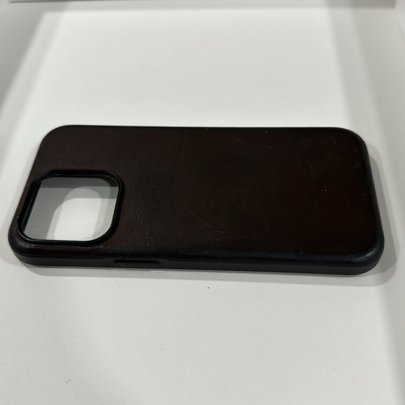 Nomad brown real leather case for iPhone 13 Pro - Picture 5 of 5